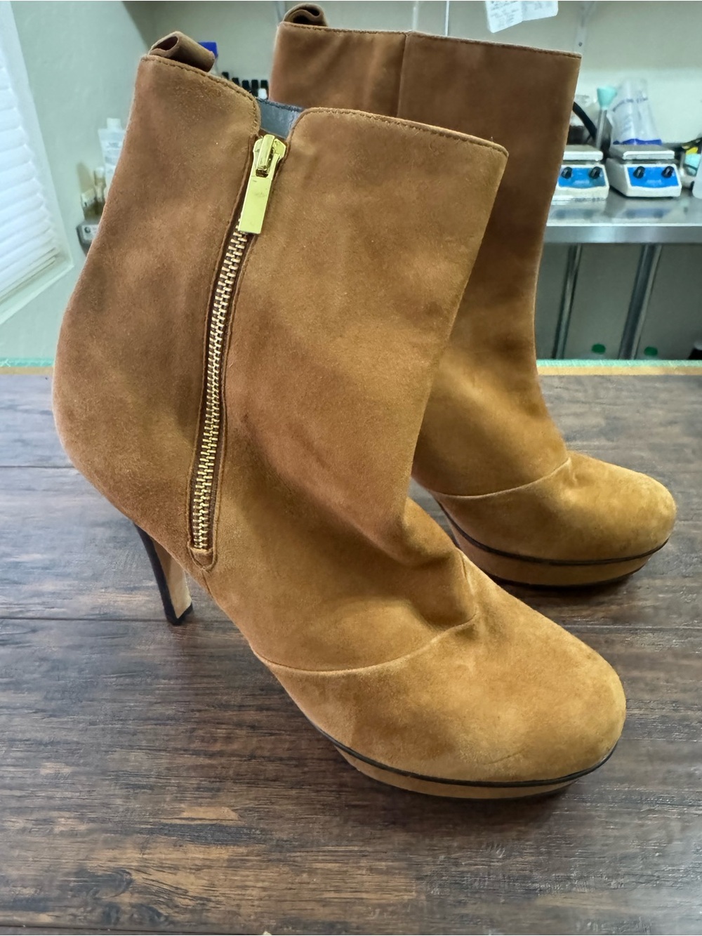 Woman’s size 9.5 Type -Z high heel vero curio boots
